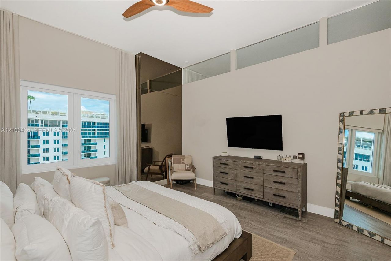 2301 Collins Ave , Unit 1615, Miami Beach, FL 33139 Photo