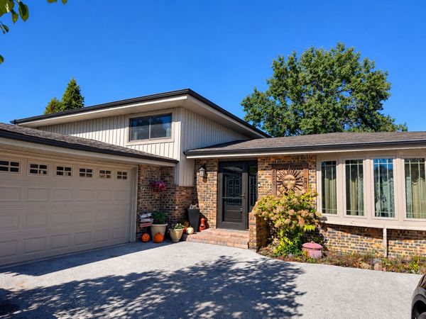 8740 W 99th Street , Palos Hills, IL 60465