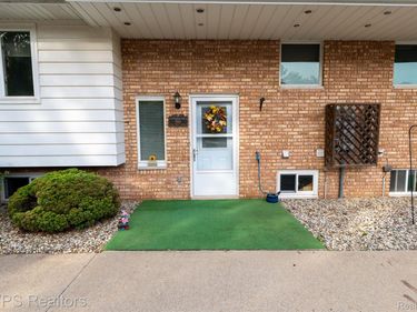 180 E 1st Street Street, Unit 10, Imlay, Mi 48444