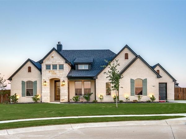 101 Grey Wolf Court, Godley, TX 76044