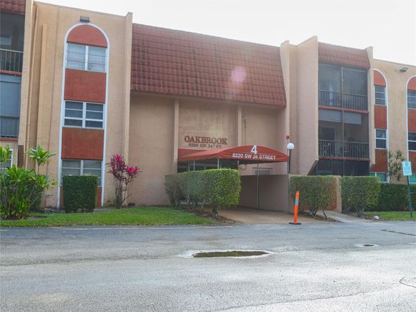 8220 SW 24TH Street, Unit 4114, North Lauderdale, FL 33068