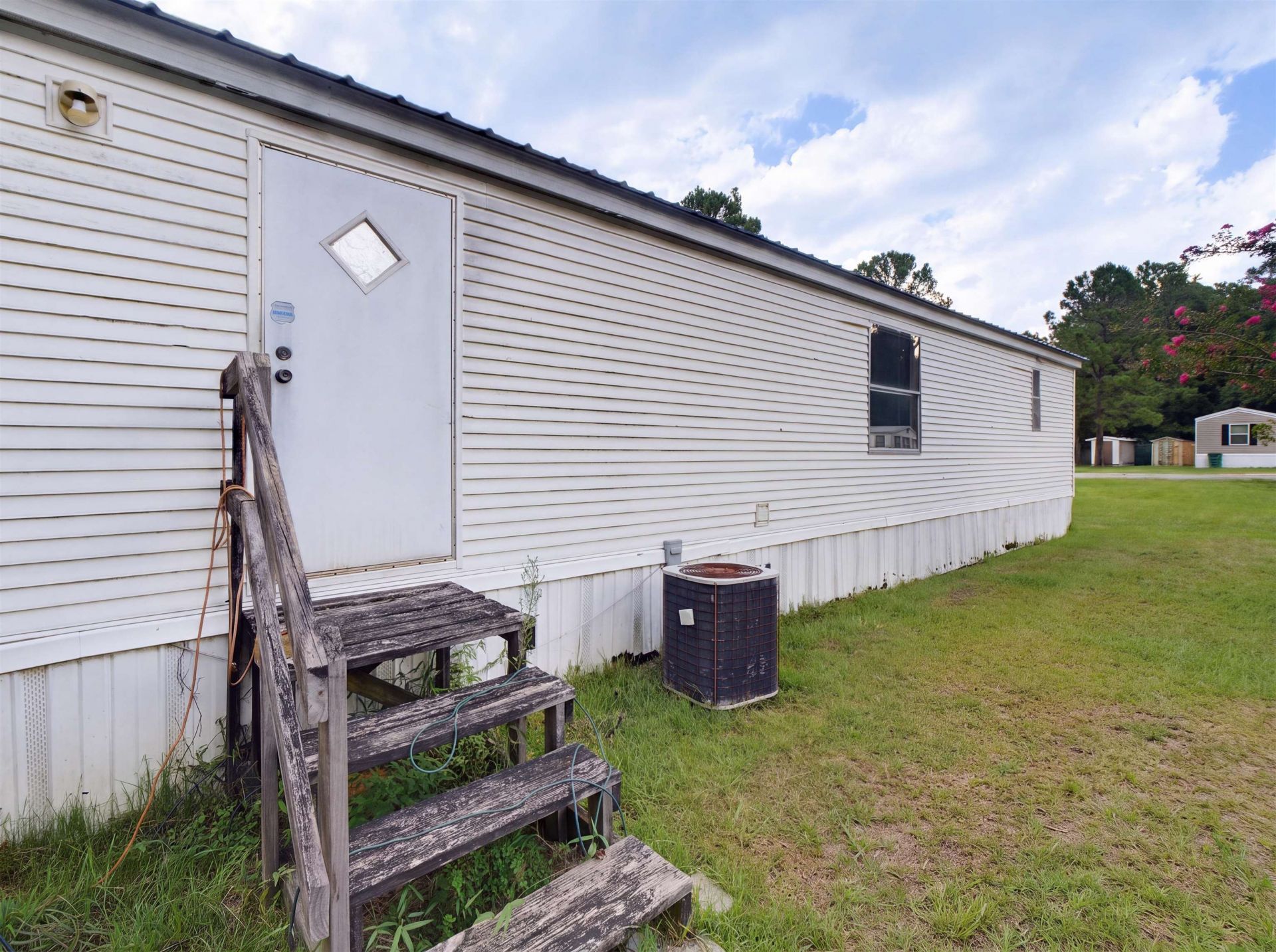 6 Locust St Photo 5