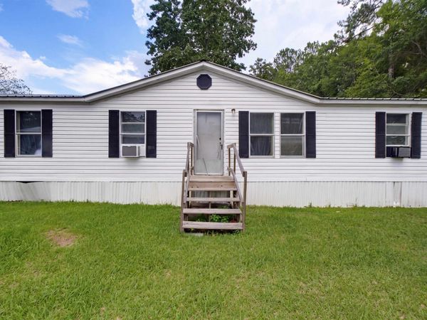 10 Locust St , Andrews, SC 29510