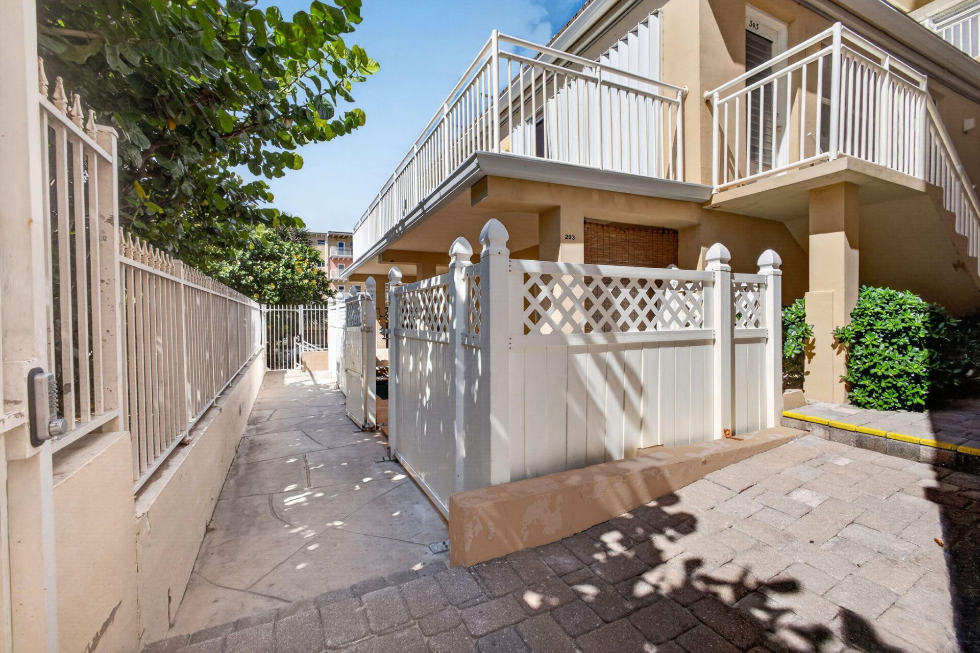 4500 S Ocean Boulevard, Unit 203, Palm Beach, FL 33480 Photo
