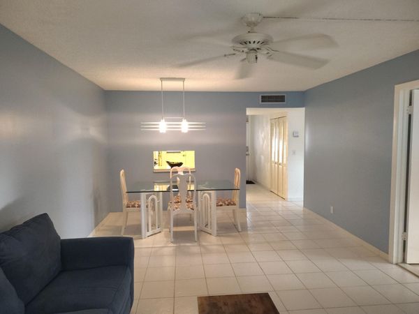 3001 NW 46th Avenue, Unit 301, Lauderdale Lakes, FL 33313