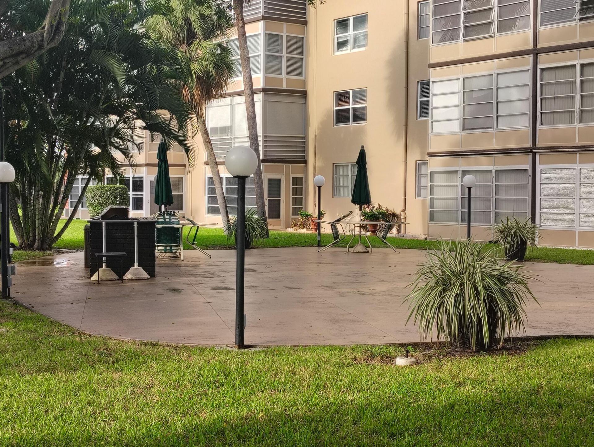 3001 NW 46th Avenue, Unit 301, Lauderdale Lakes, FL 33313 Photo