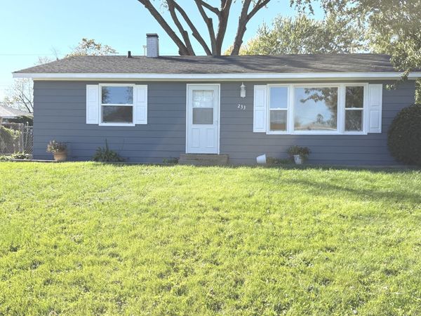 233 Ensenada Drive , Carpentersville, IL 60110