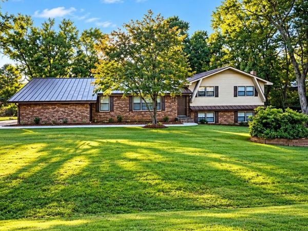 422 Hasty Drive, Tunnel Hill, GA 30755