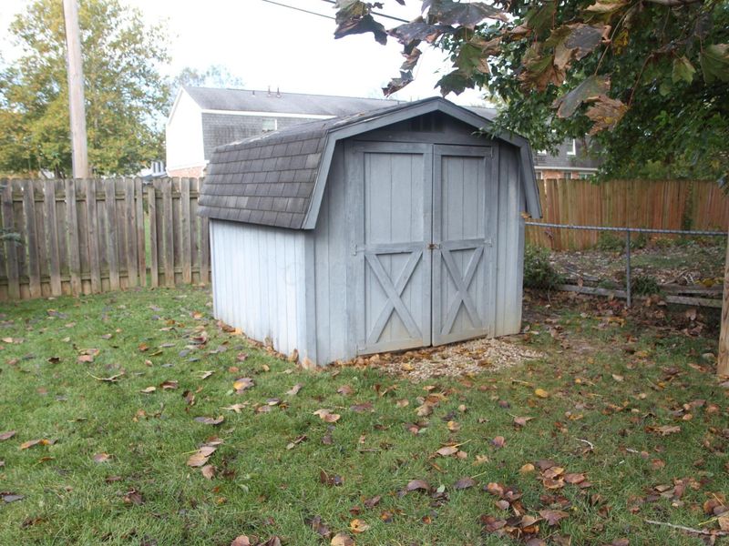 579 Executive Boulevard, Delaware, OH 43015 Photo 4