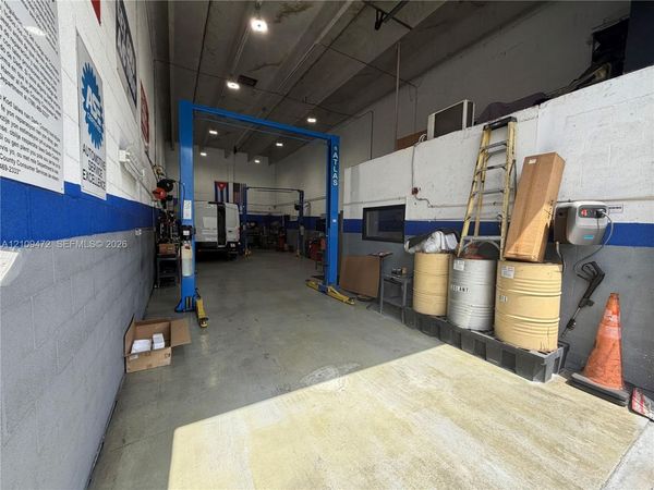 8726 NW 119th St , Hialeah Gardens, FL 33018