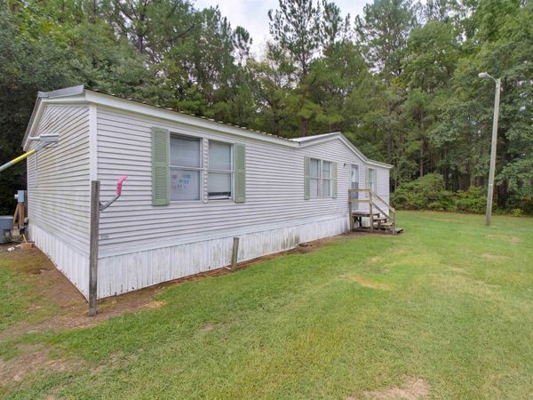 18 Locust St , Andrews, SC 29510