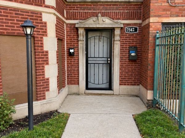7542 S Colfax Avenue , Chicago, IL 60649