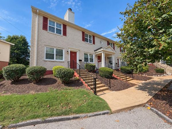 1475 Bobolink Place , Brentwood, MO 63144
