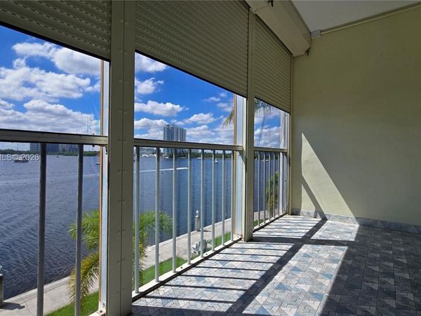3000 Marcos Dr , Unit P304, Aventura, FL 33160
