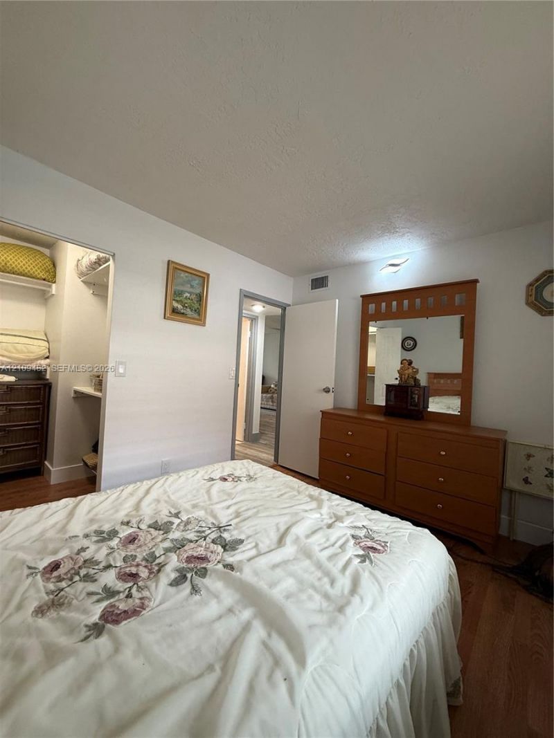 2811 Somerset Dr , Unit 200, Lauderdale Lakes, FL 33311 Photo