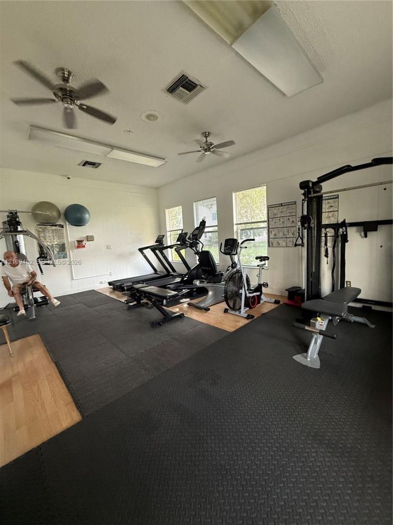 2811 Somerset Dr , Unit 200, Lauderdale Lakes, FL 33311 Photo