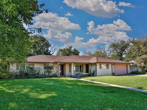 1912 Cypress Court , Gainesville, TX 76240