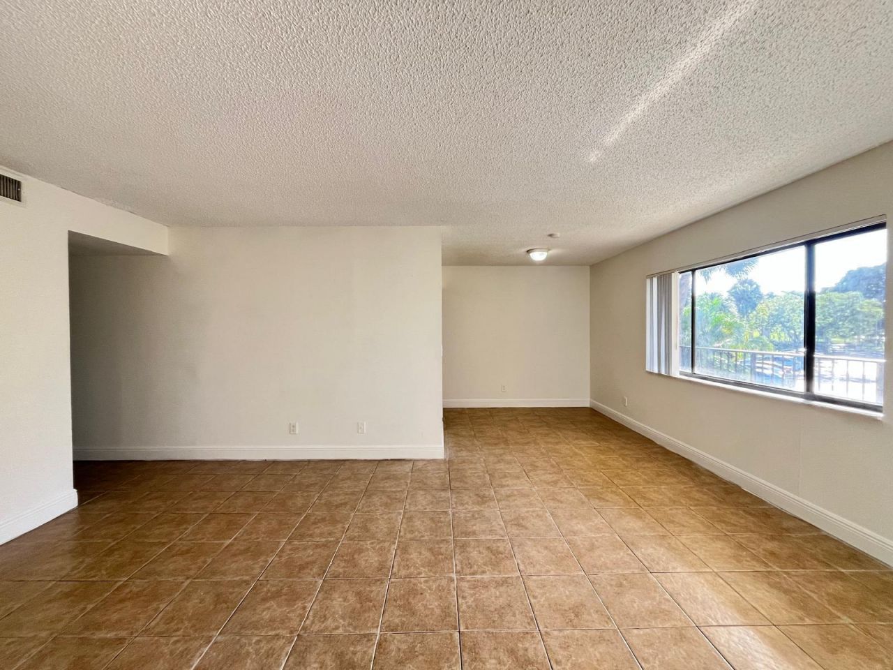 118 Meadows Circle, Boynton Beach, FL 33436 Photo