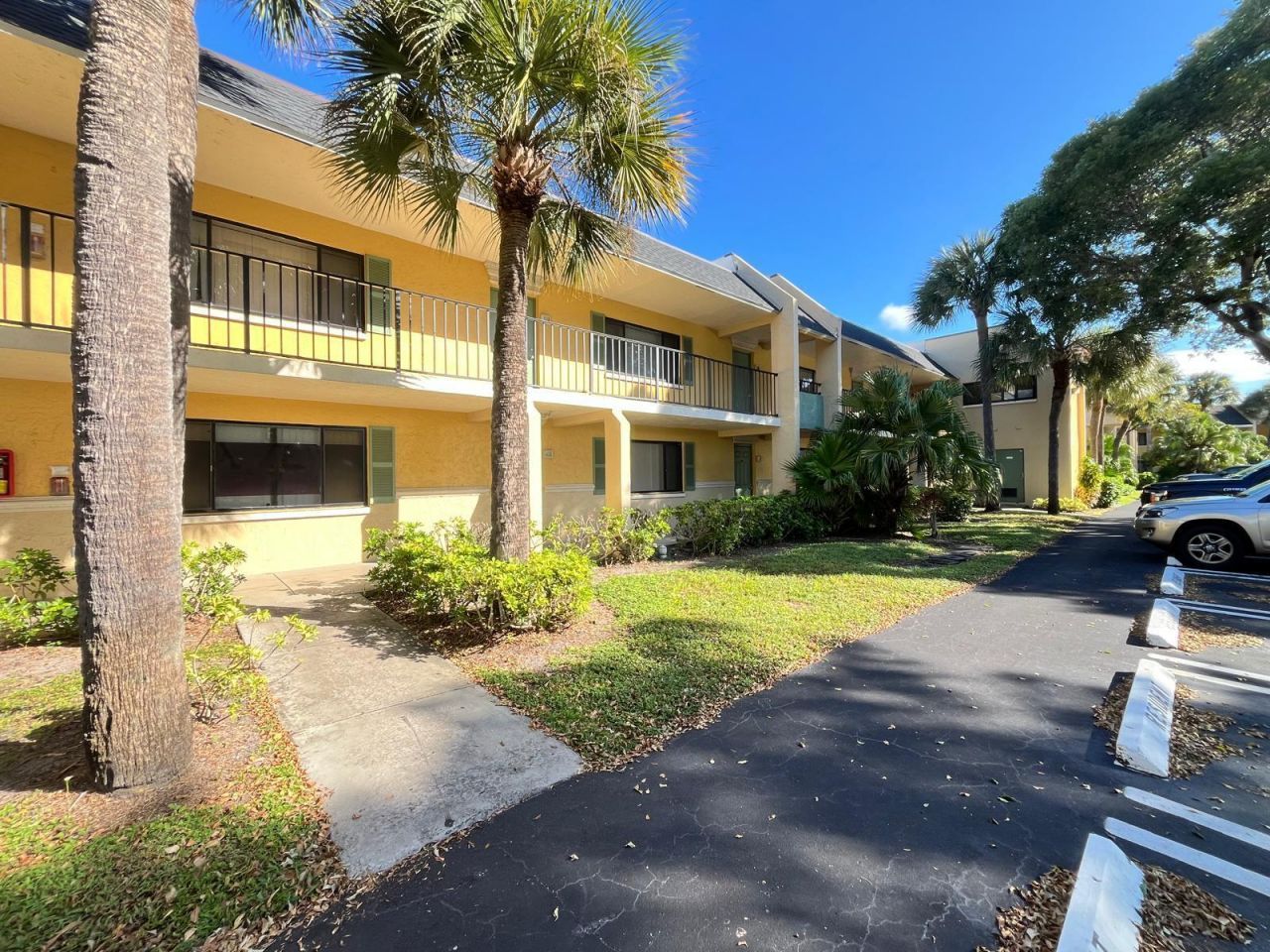 118 Meadows Circle, Boynton Beach, FL 33436 Photo