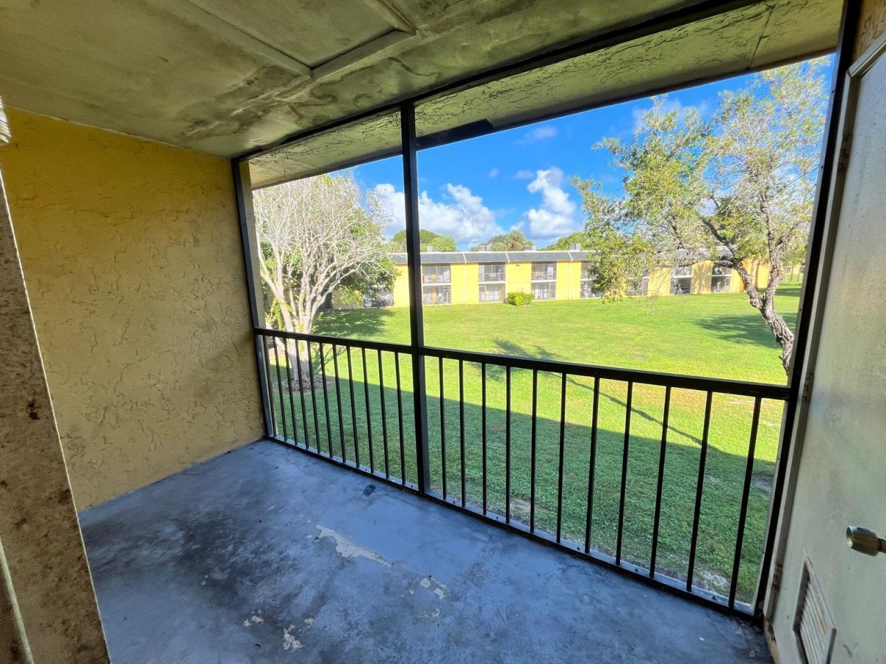 118 Meadows Circle, Boynton Beach, FL 33436 Photo
