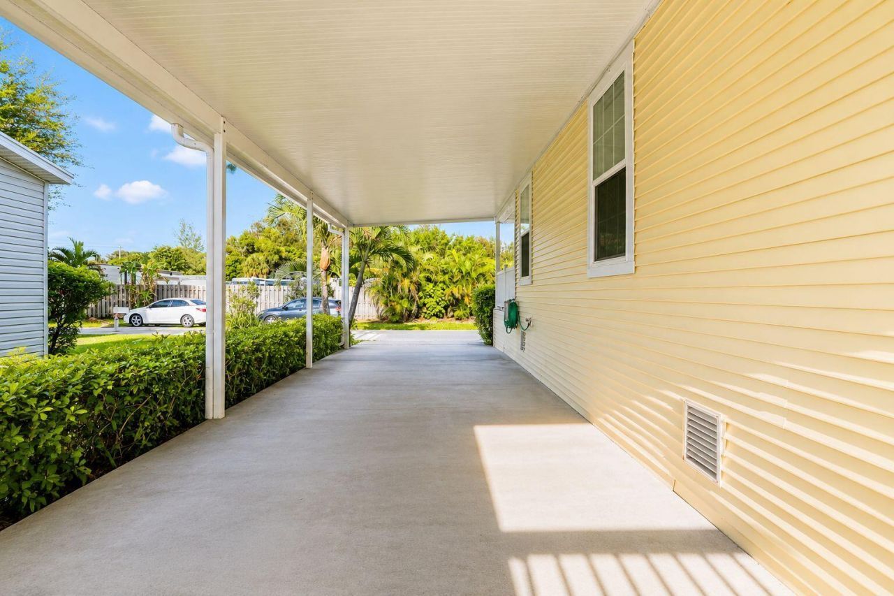 6119 N Ficus Lane, Atlantis, FL 33462 Photo