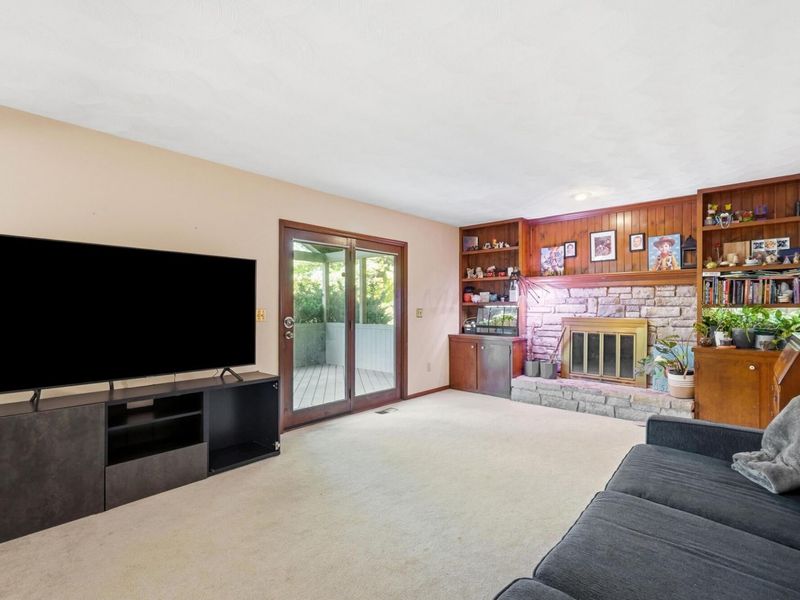 2878 Shady Ridge Drive, Columbus, OH 43231 Photo 5