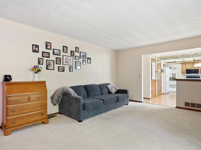 2878 Shady Ridge Drive, Columbus, OH 43231 Photo 8