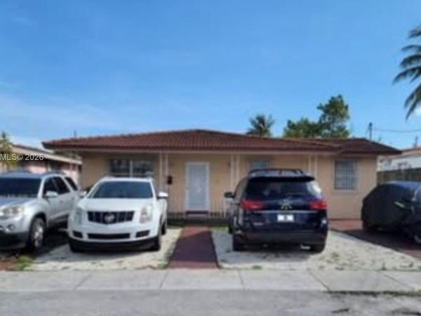 4183 E 8th Ct , Hialeah, FL 33013