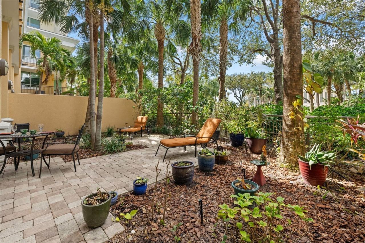 800 N Tamiami Trail , Unit 103, Sarasota, FL 34236 Photo
