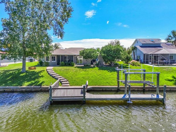 8 FLEMING COURT , PALM COAST, FL 32137