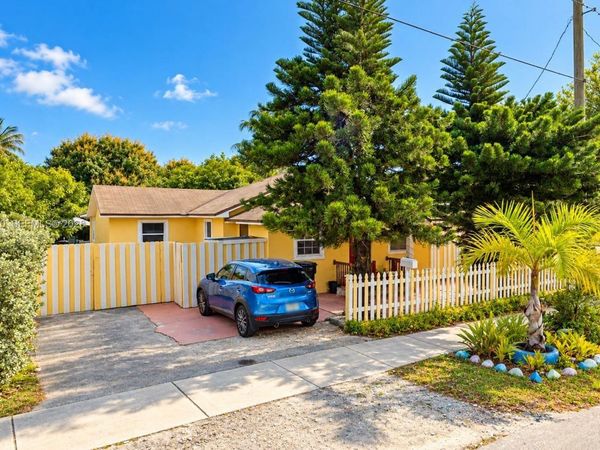 10341 NW 6th Ave , Miami, FL 33150
