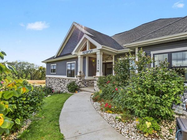 N4515 Prairie Knoll Circle, Portage, WI 53901