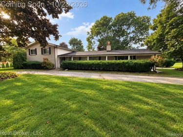 6775 Cedarbrook Drive, Bloomfield Township, Mi 48301