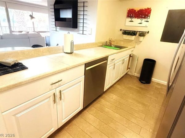 205 E Harmon Avenue , Unit 219, Las Vegas, NV 89169