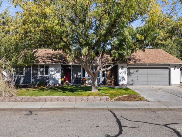 7568 W War Bonnet Dr, Boise, ID 83709