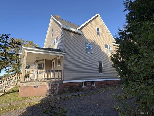 937 QUINCY Street, Hancock, MI 49930