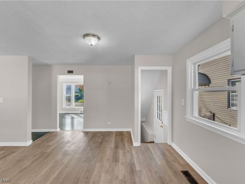 755 E 249th Street , Euclid, OH 44123 Photo 6
