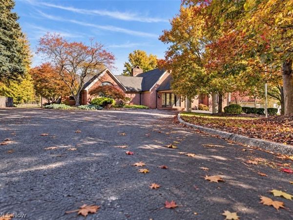 6145 Pebble Beach Court, Canfield, OH 44406