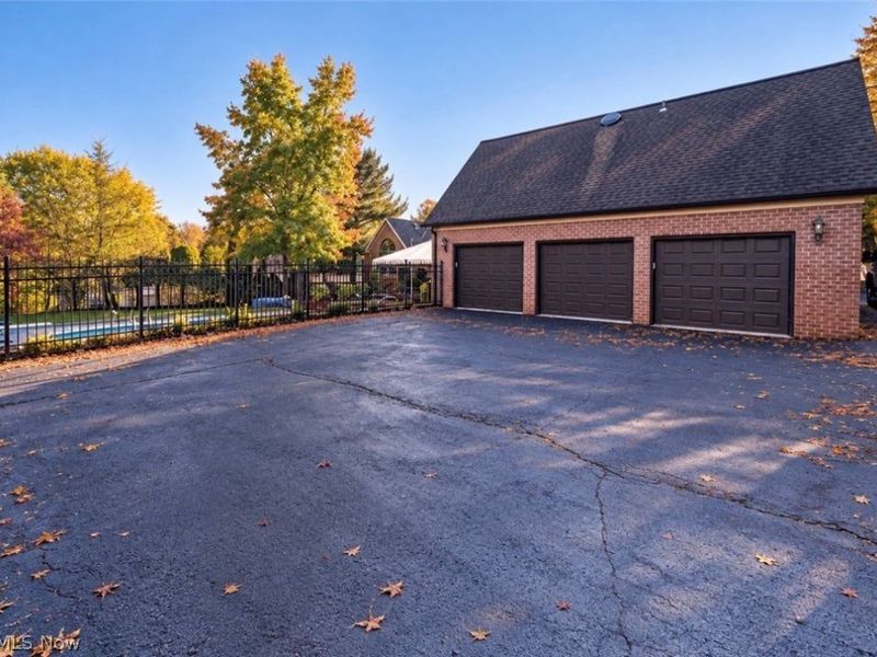 6145 Pebble Beach Court, Canfield, OH 44406 Photo 4