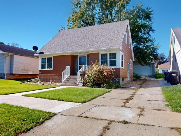 131 S 7TH ST, Cherokee, IA 51012