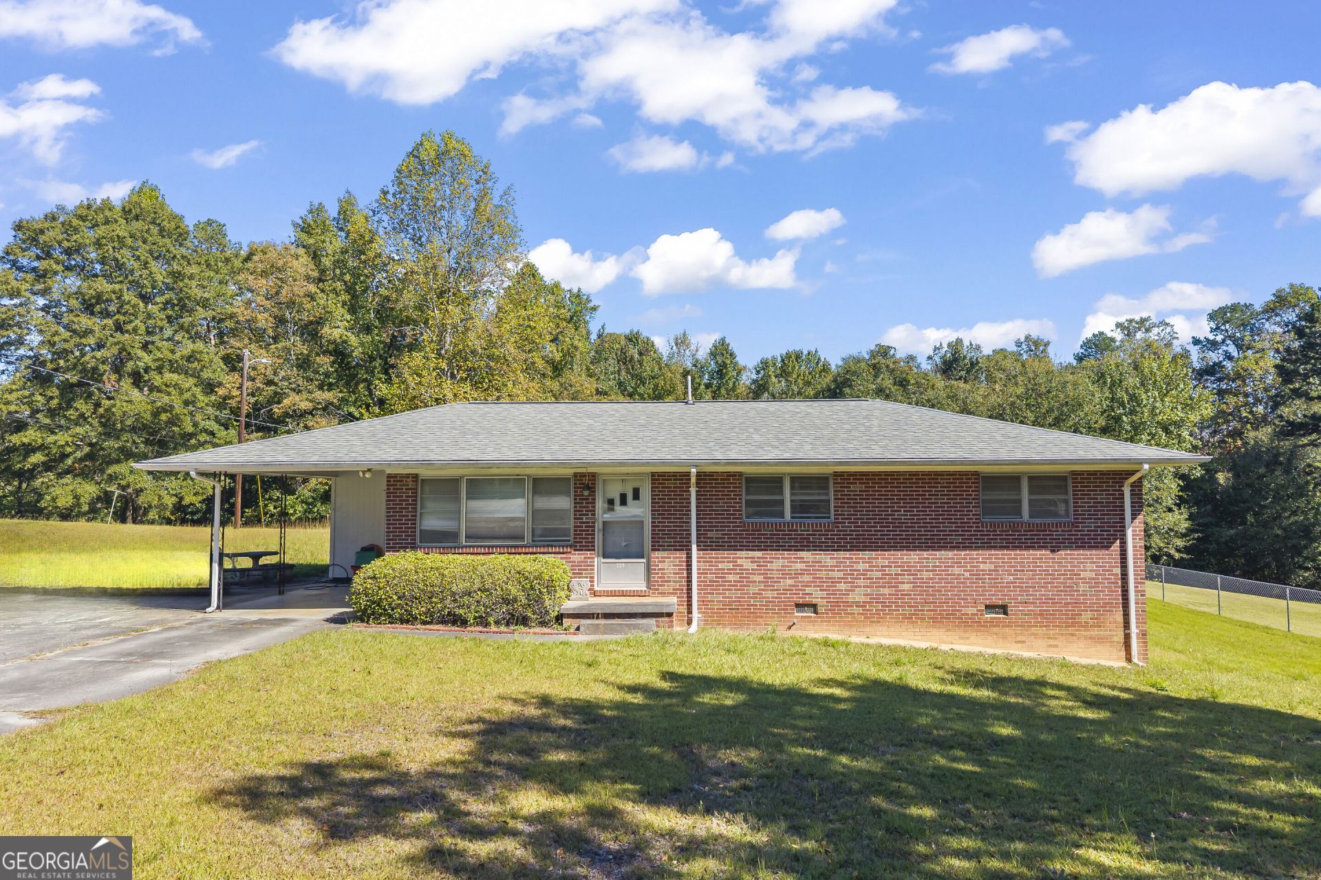 229 Lewis Street, Toccoa, GA 30577 Main Photo