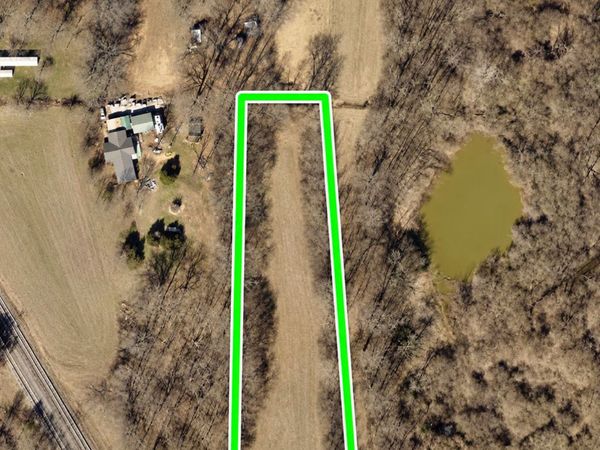 001 Lockeyville Road , Desoto, IL 62924