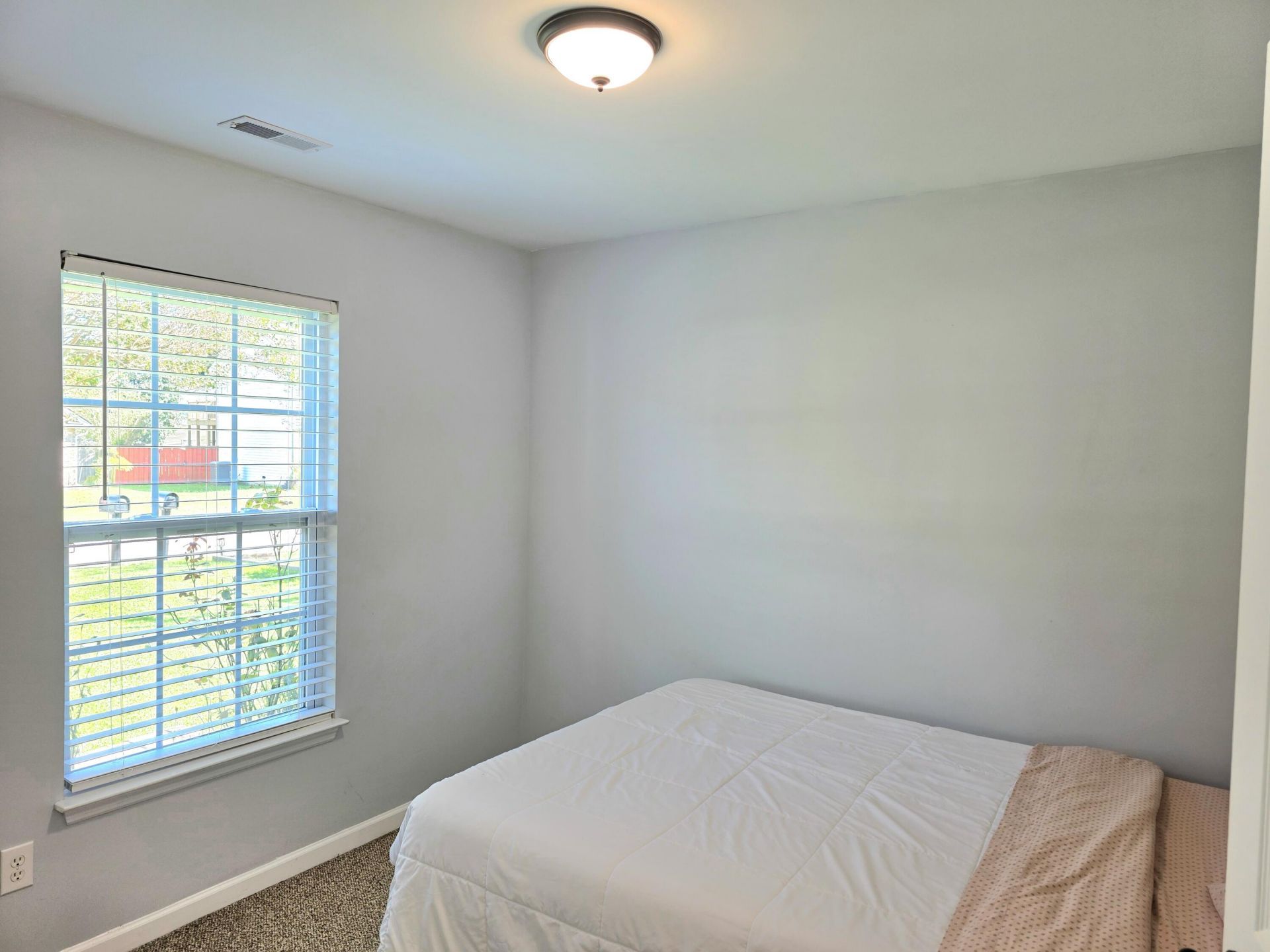 207 Pemberly Boulevard Photo 33