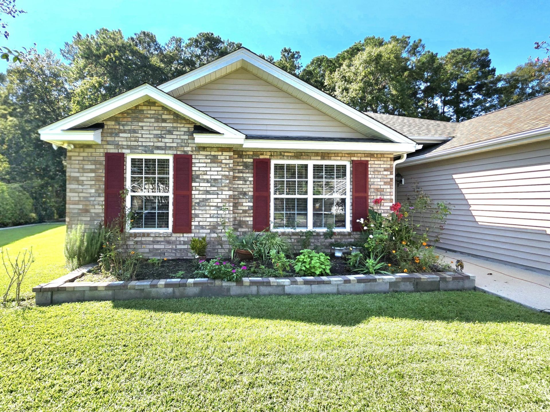 207 Pemberly Boulevard Photo 4