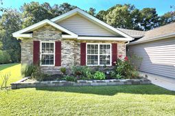 207 Pemberly Boulevard photo 4