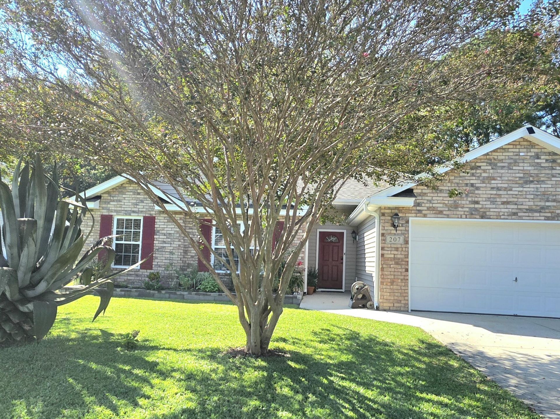 207 Pemberly Boulevard Photo 6