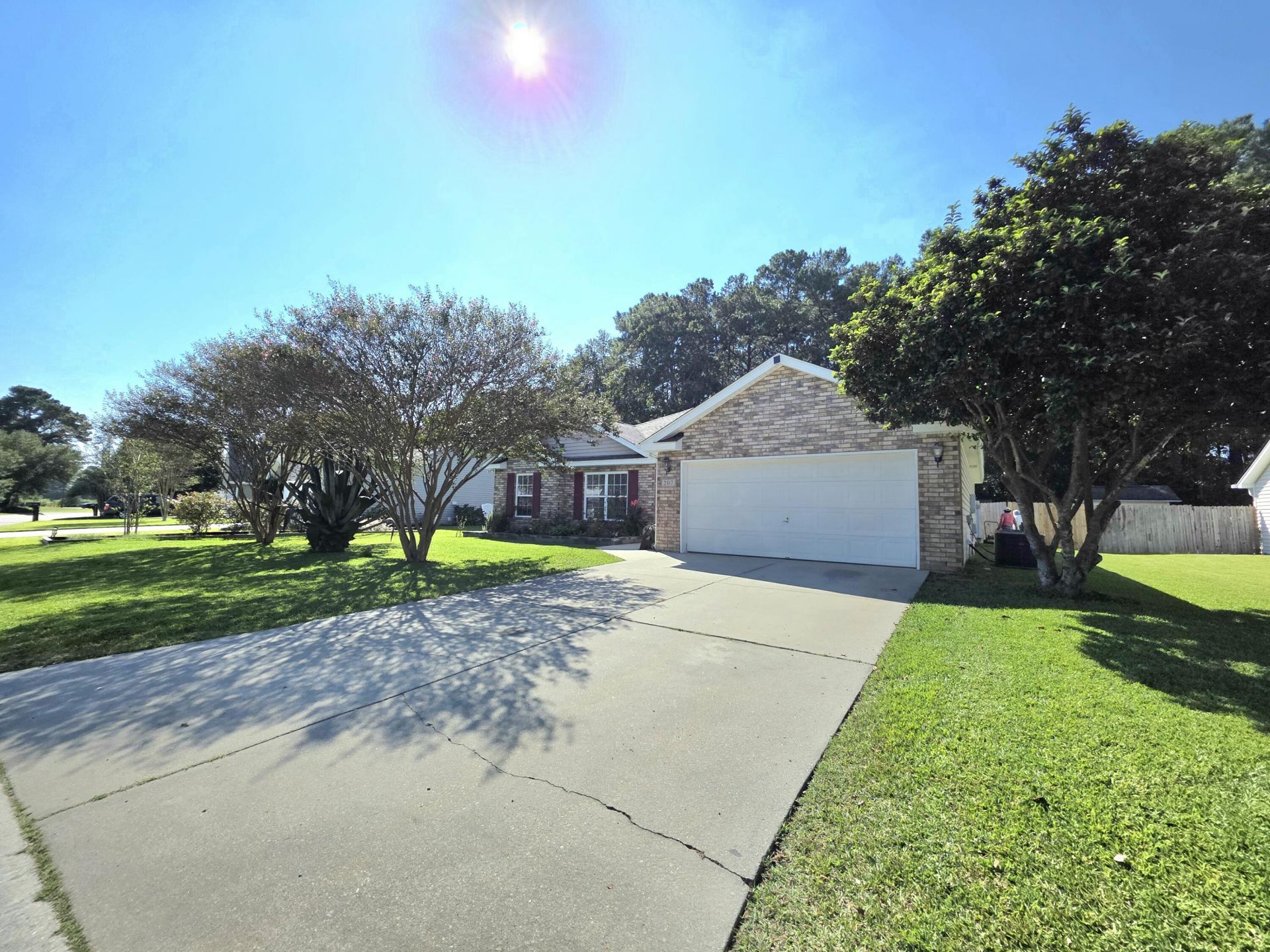 207 Pemberly Boulevard Photo 7