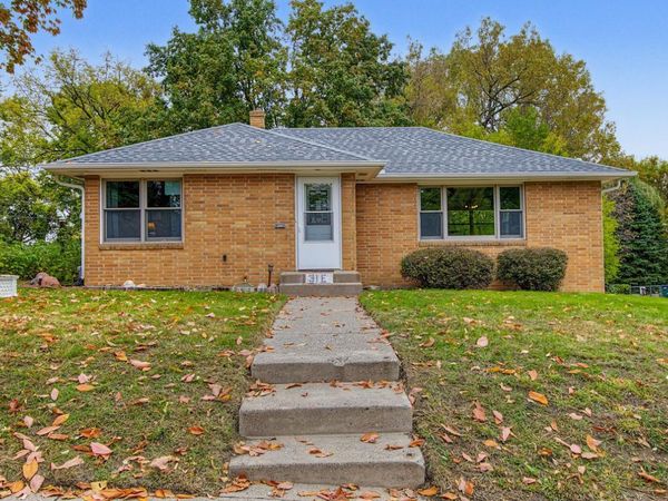 31 Belvidere Street E, Saint Paul, MN 55107