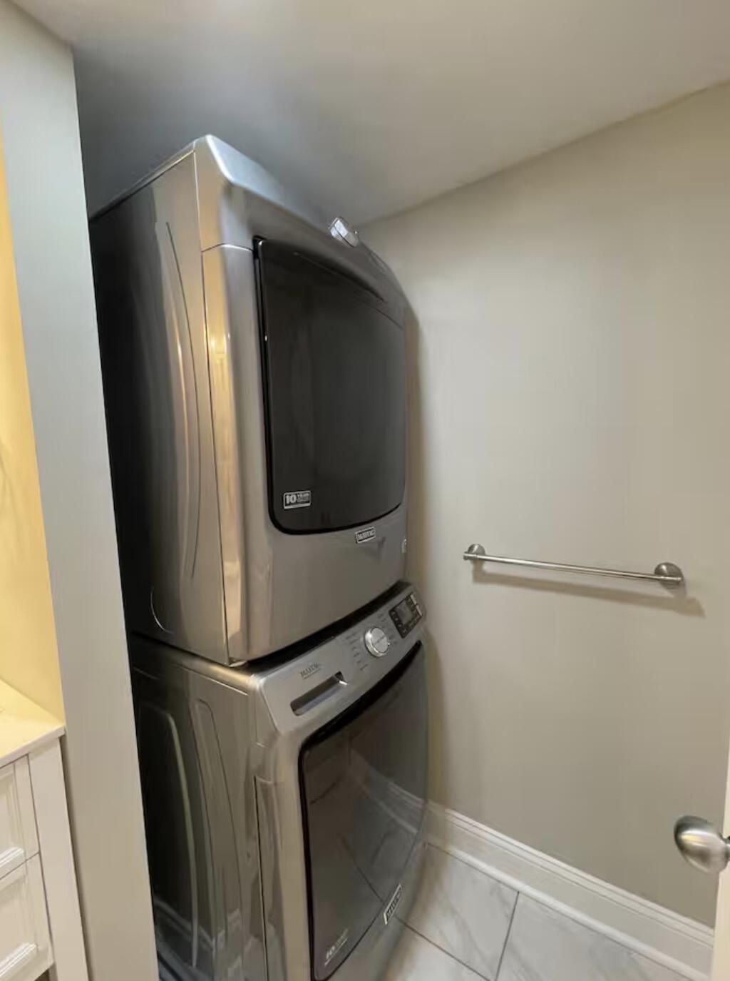 2647 Bonds Avenue  Photo 103