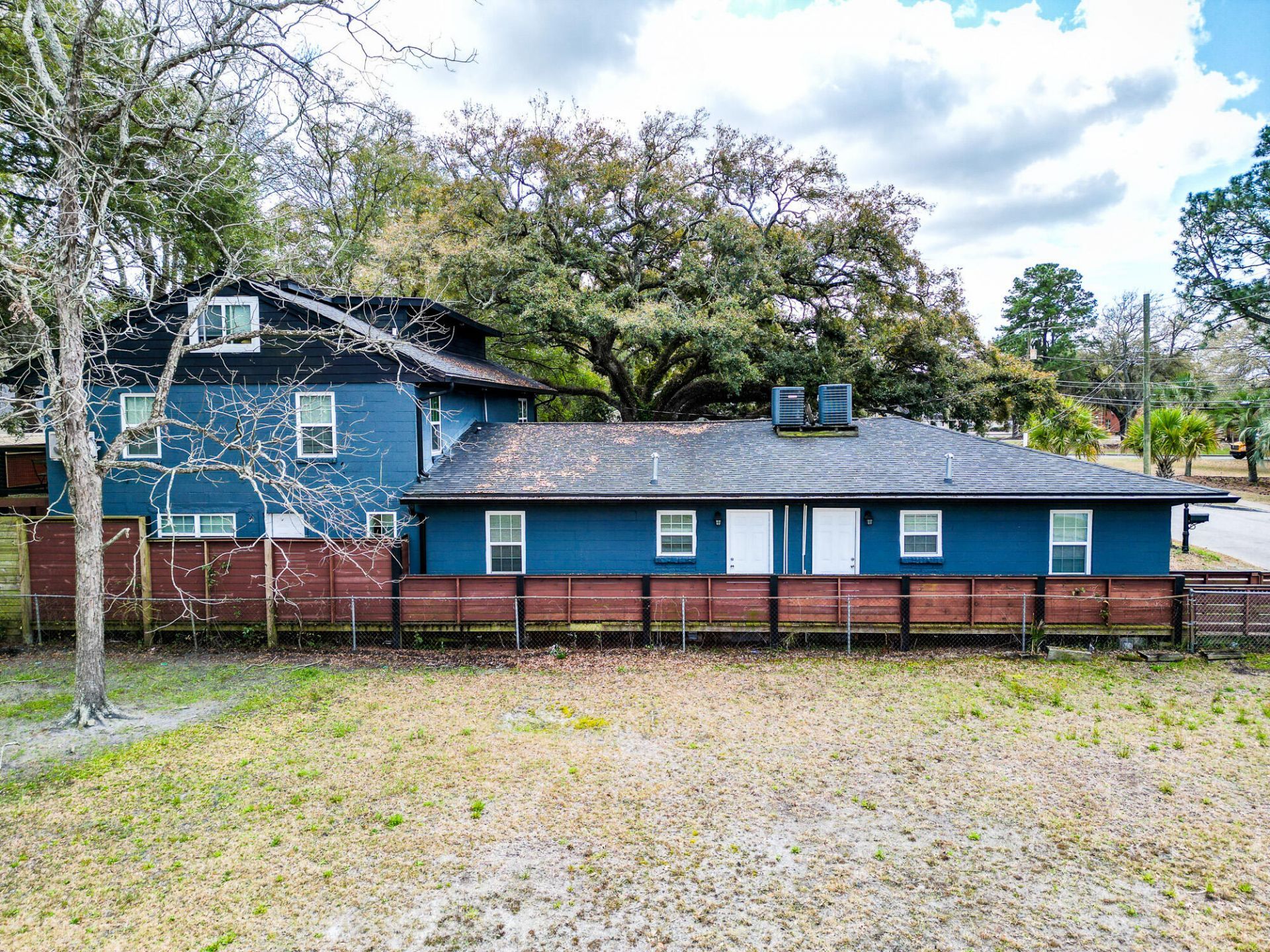 2647 Bonds Avenue  Photo 19